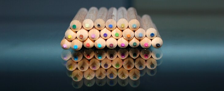 Pencils reflection colors