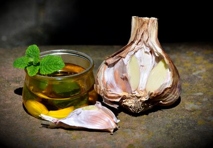 Garlic oil clove of garlic vegetables