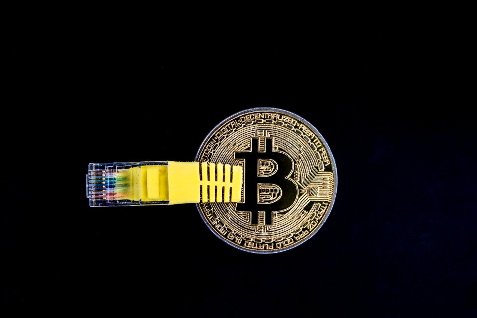 Digital cash payment