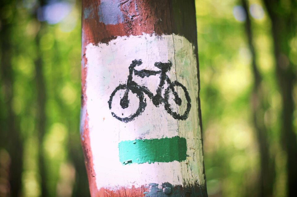 Symbol the path bicycles