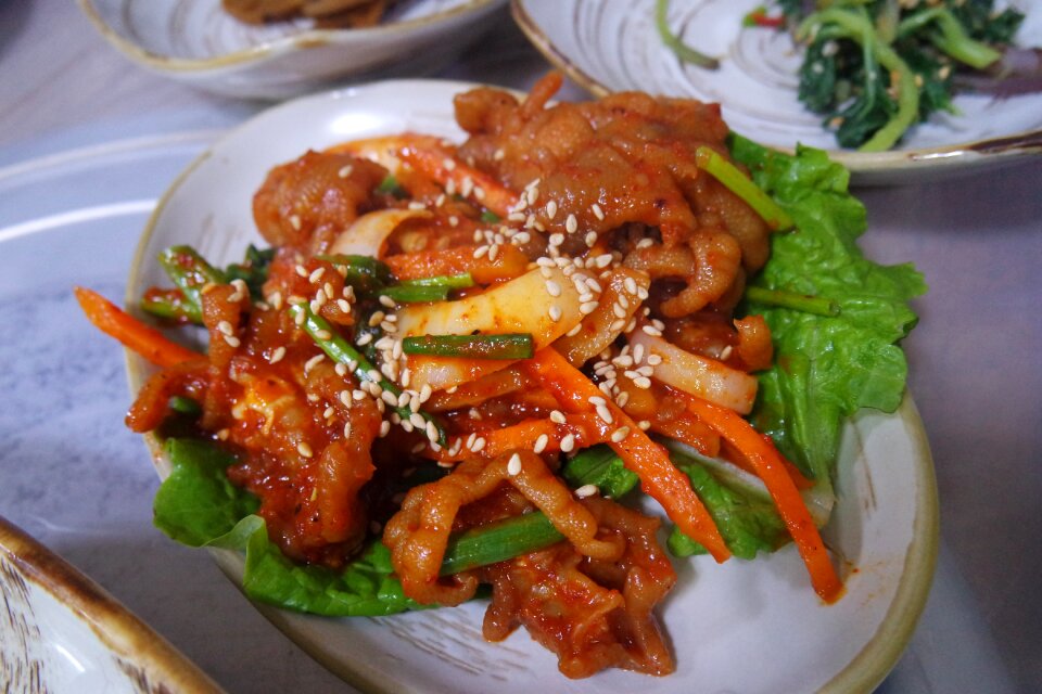 Meat chicken feet midnight snack