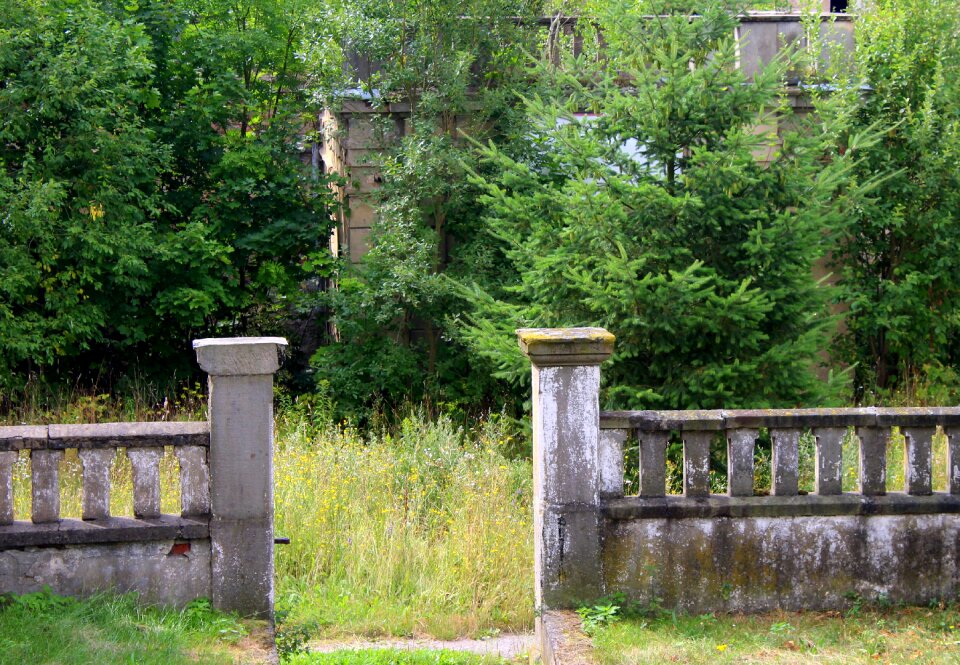 Entrance gateway architecture