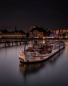 Harbour ship longexposure