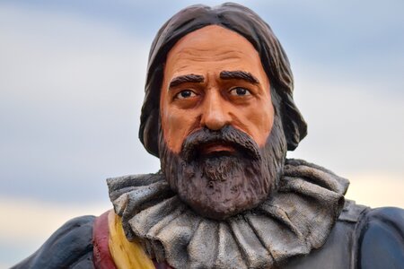 Sculpture historical person