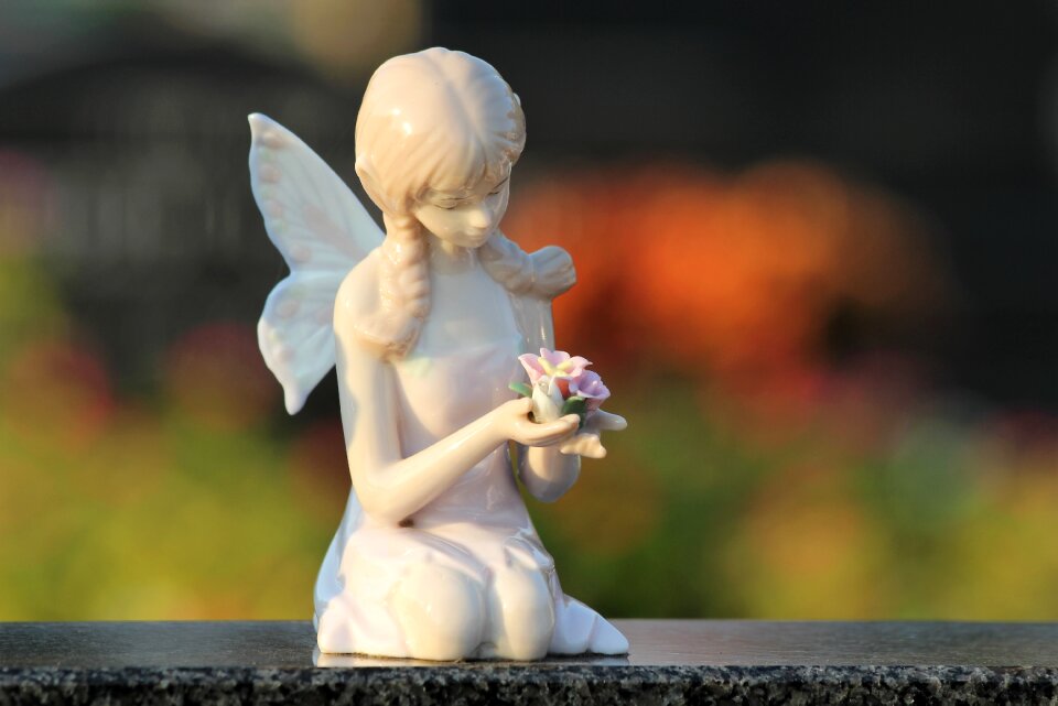 Spiritual figure sculpture