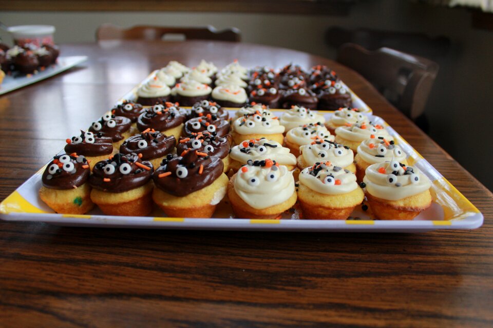 Vanilla chocolate monsters