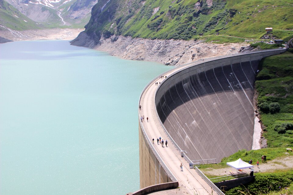 Dam travel mountains