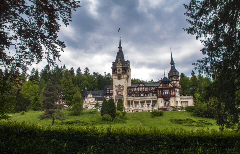 Mihai i sinaia building
