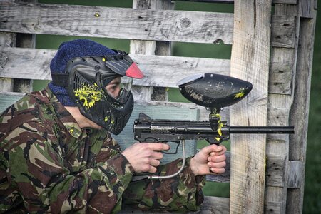 Gun military paintballing