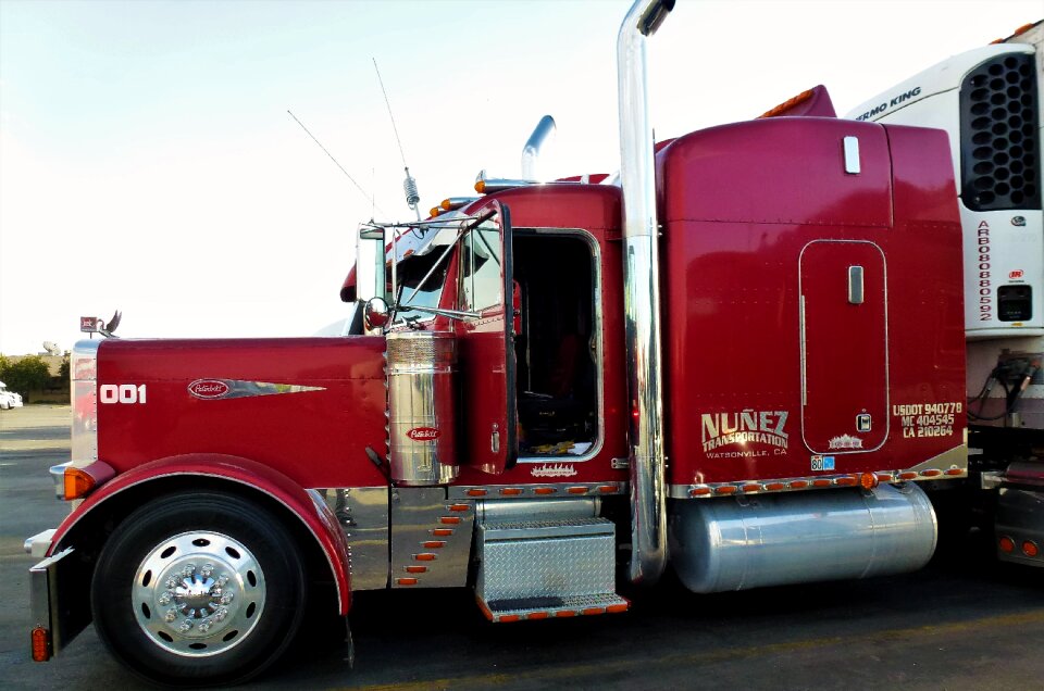 Truk heavy no person