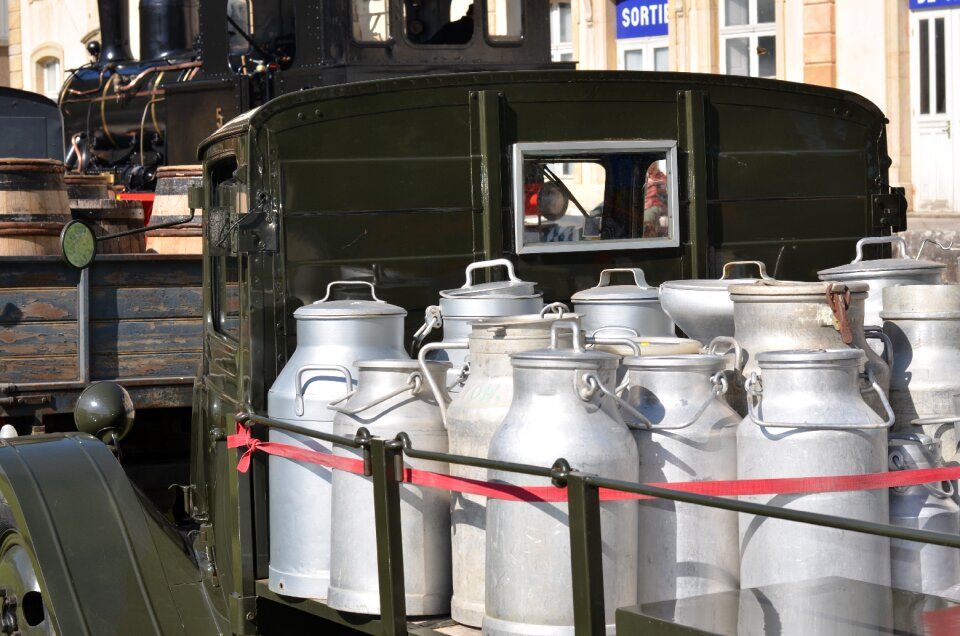 Shipping pot vehicle