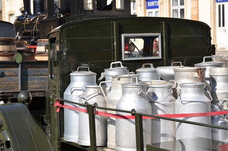 Shipping pot vehicle