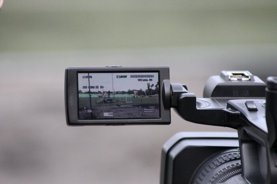Lens equipment microphone