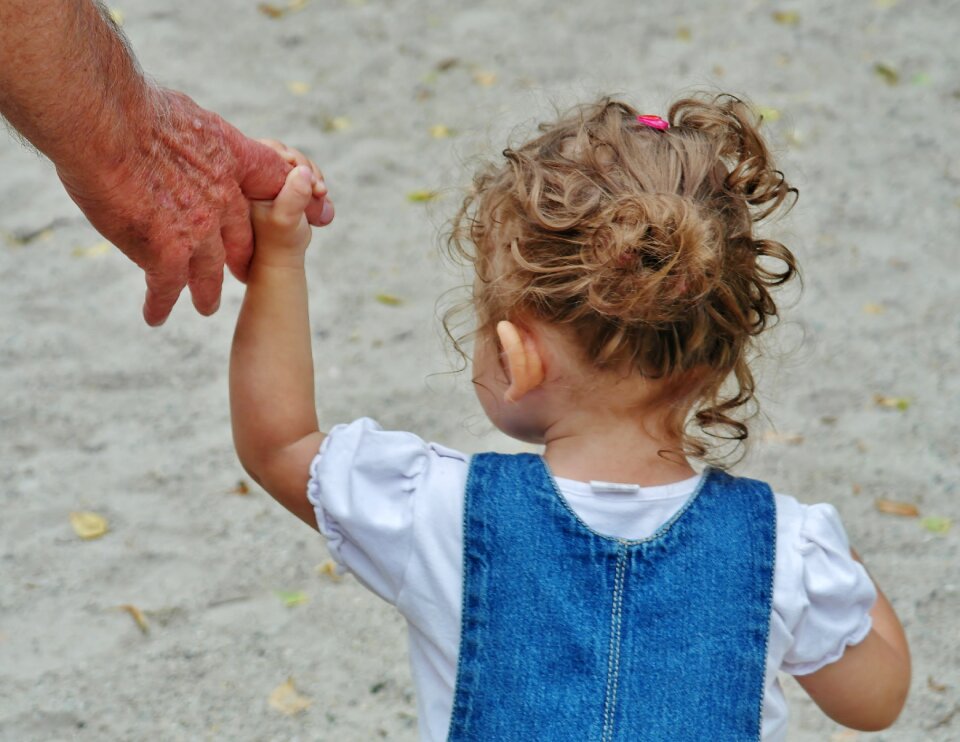 Small child keep hold tight