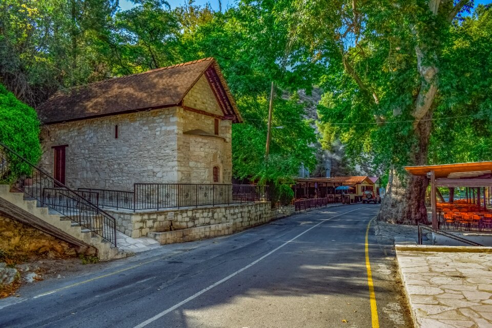 Road travel architecture