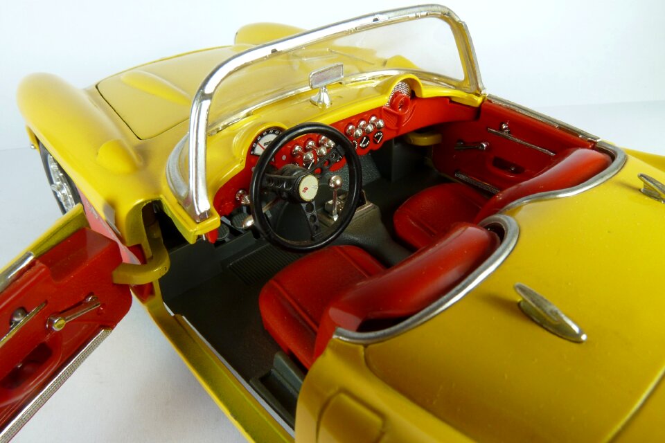 1x18 model car bburago