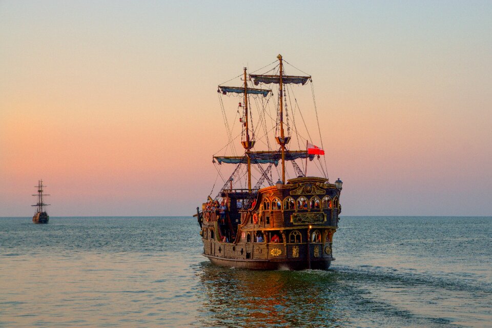 Leba ship the ship