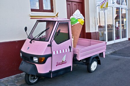 Ice cream shop advertising vehicle 3-wheel photo