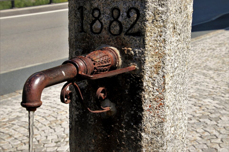 Waterworks drains water