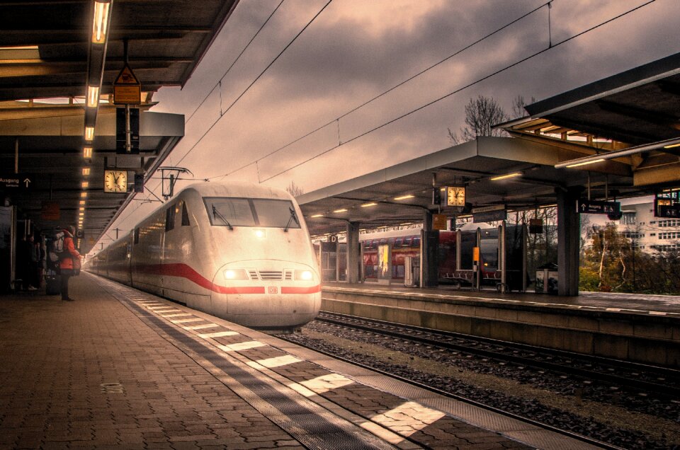 Transport rails platform