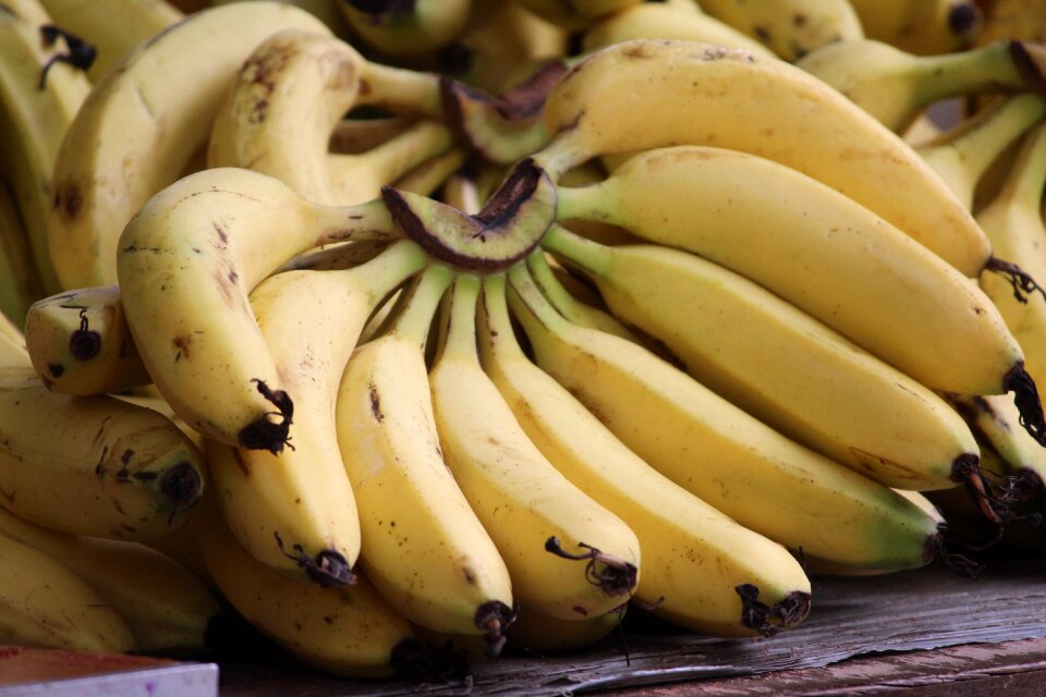 Dozen nutrition brown banana