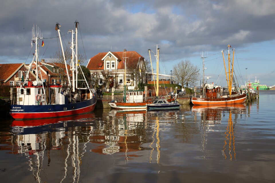 Investors mole neuharlingersiel