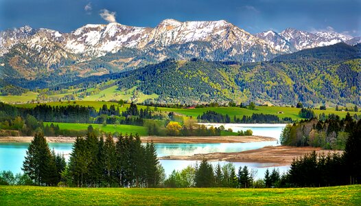Waters sky alpine