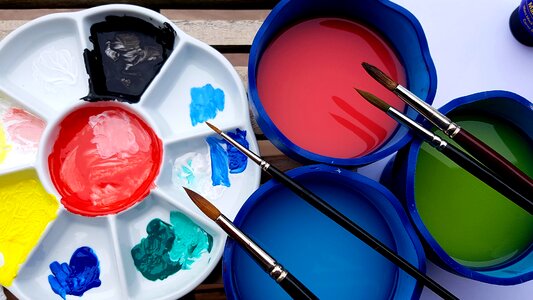 Brush color palette water tank
