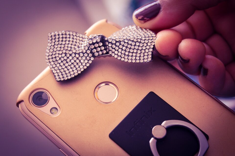 Lens decoration bow