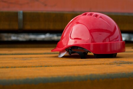 Metal iron red