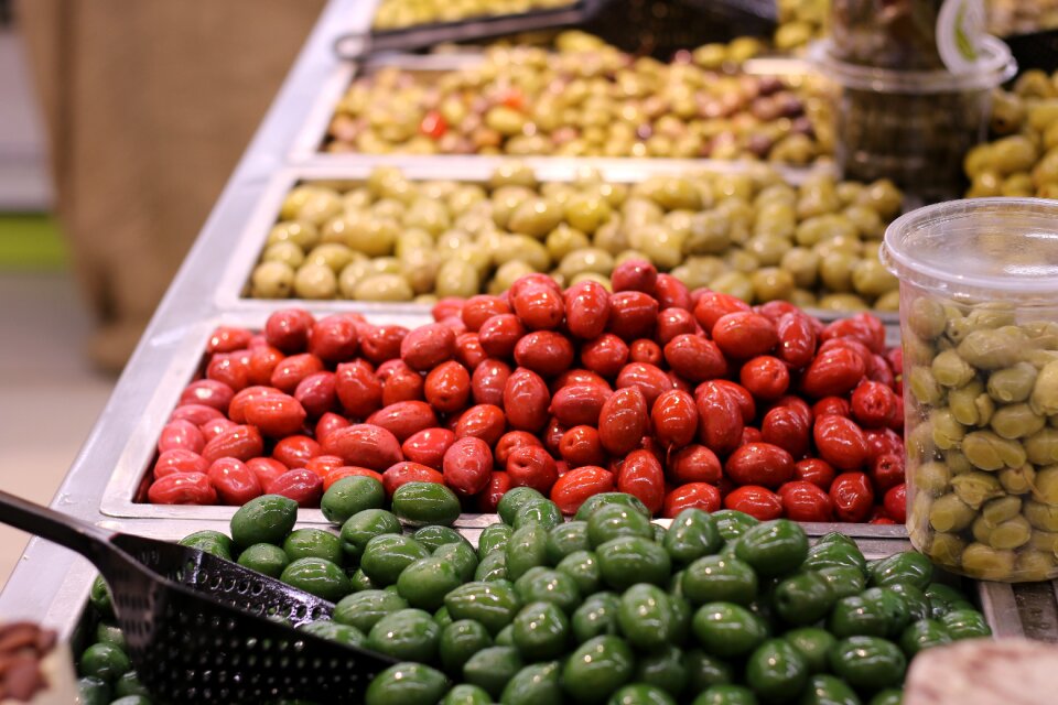 Green red supermarket