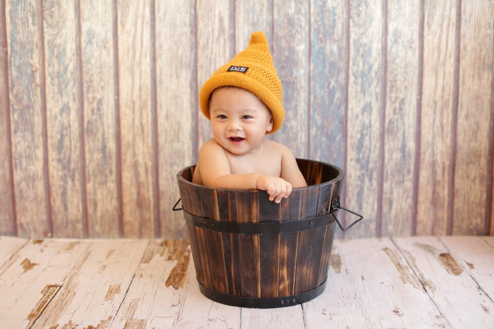 Fun wool hat wood box