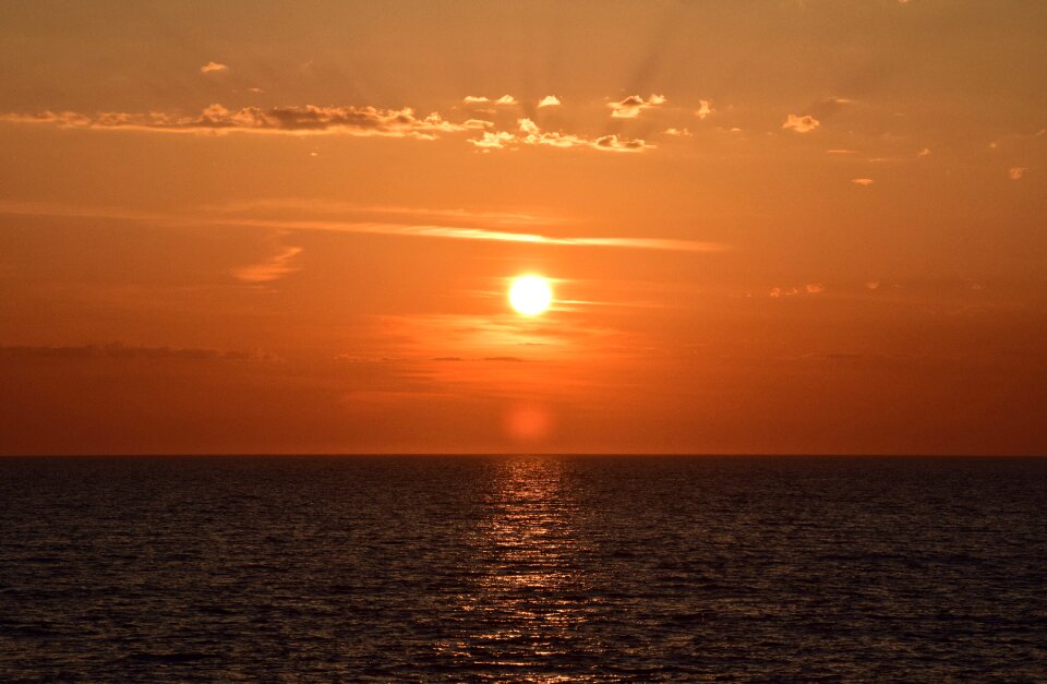 Water abendstimmung by the sea