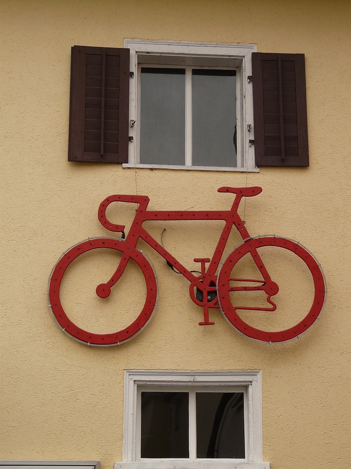 Wheel bike red