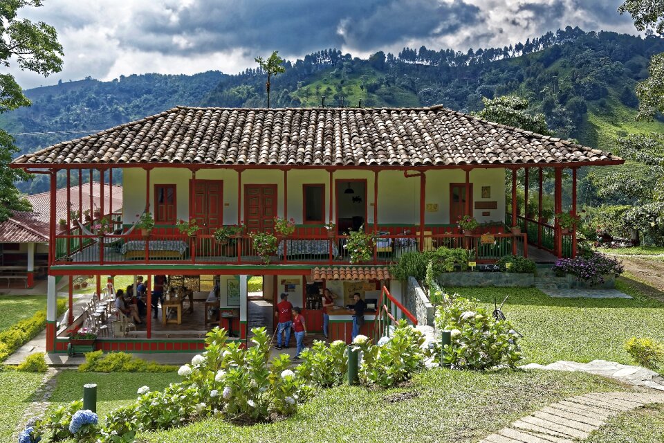 Architecture colonial style historically
