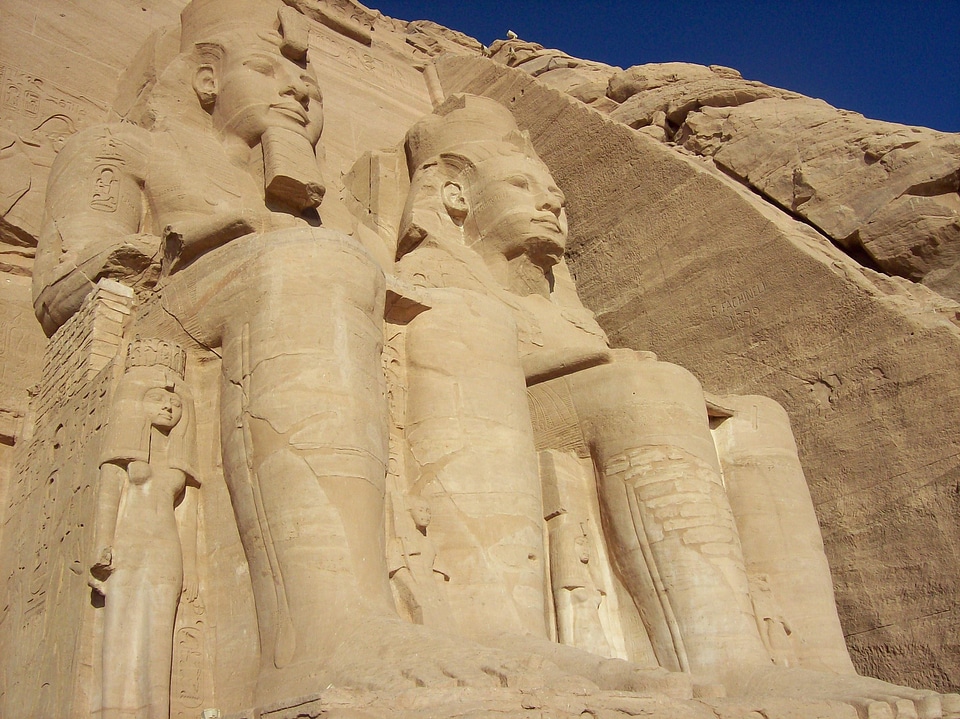 Abu simbel temple egypt