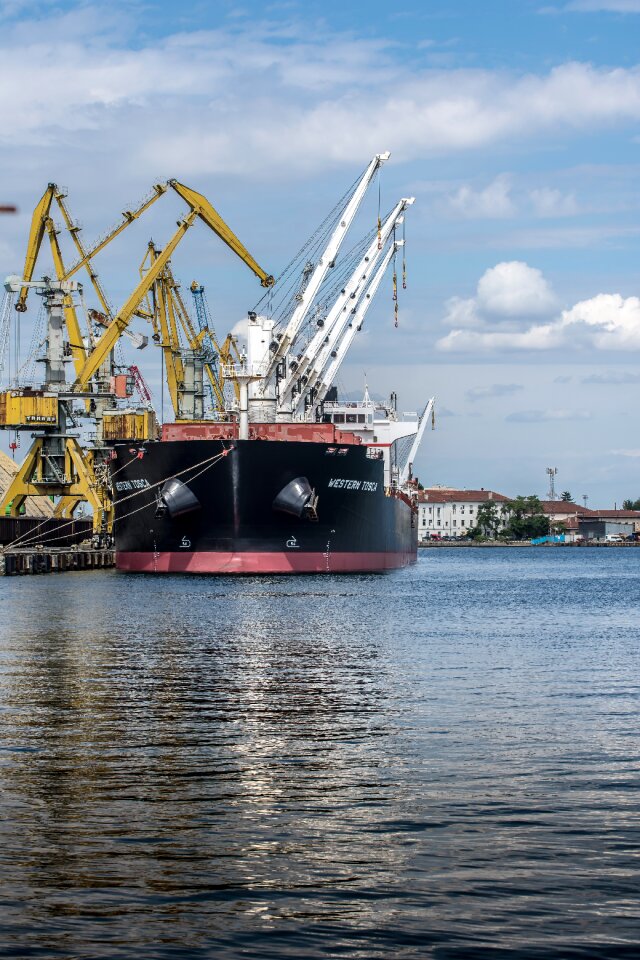 Port water harbor