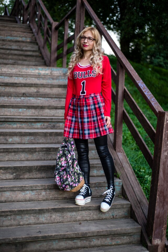 Blonde backpack ladder