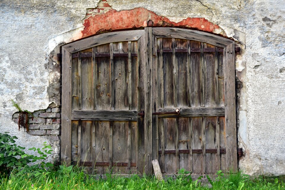 Ruin goal wooden gate