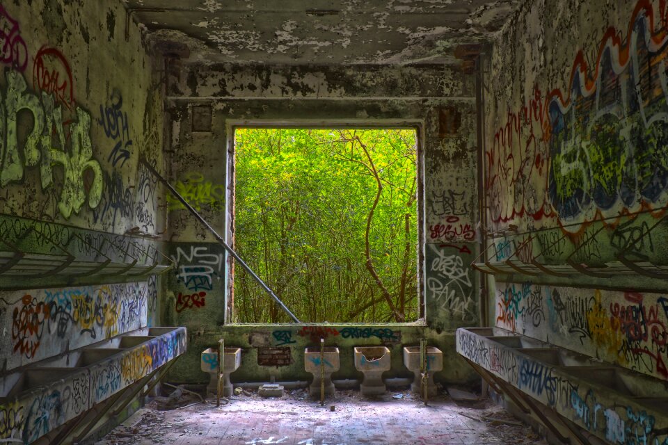 Abandoned decay break up