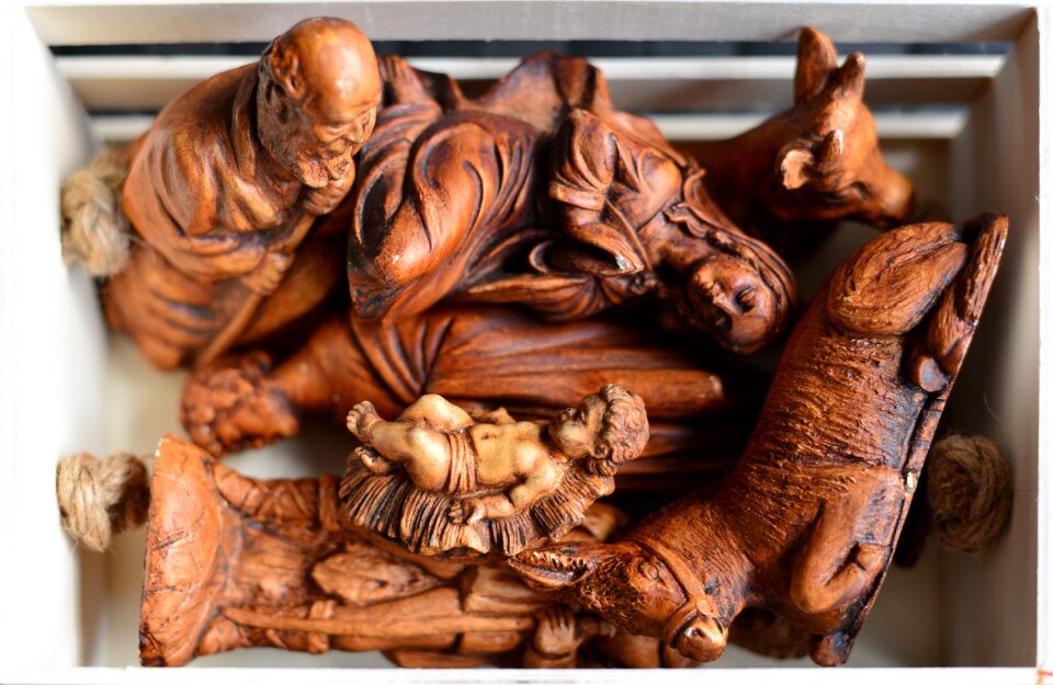 Box christmas story crib