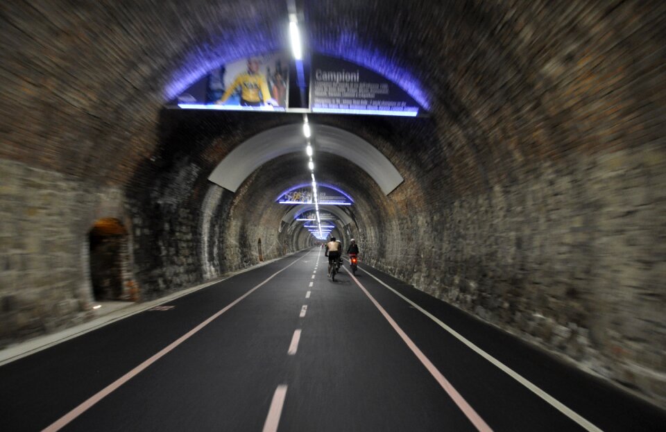 Walk road tunnel