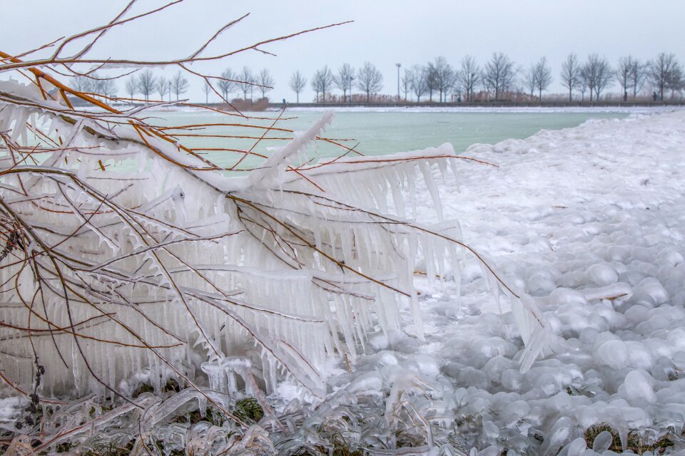 Water horizon winter