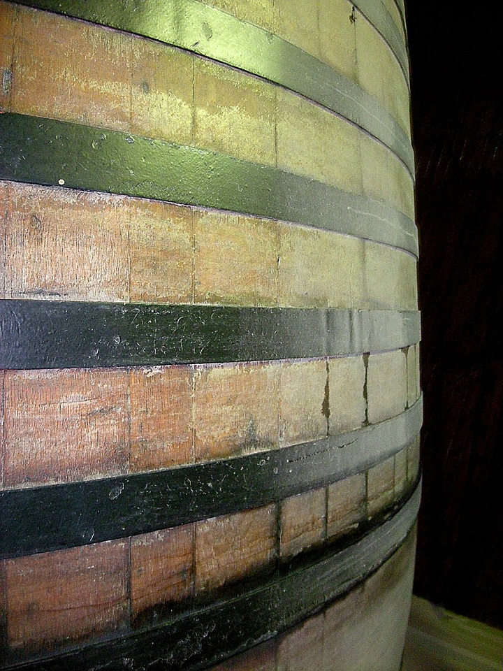 Barrel oak casket wine