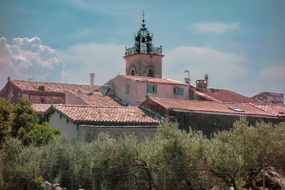 Roof alpes-de-haute-provence provencal green
