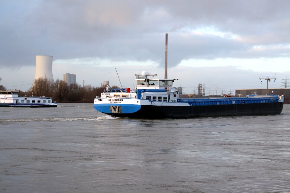 Rhine container ship ruhr area