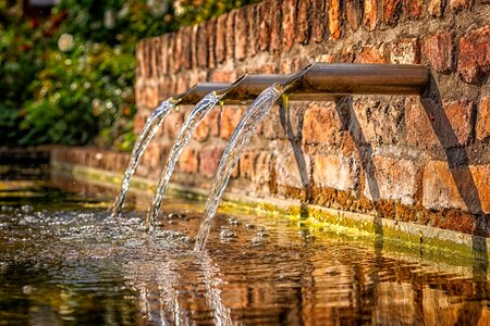 Water feature water jet rest