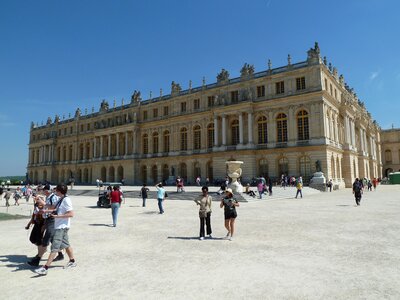 Sun king castle hall of mirrors
