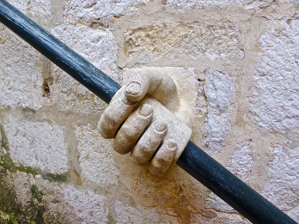 Stairs sandstone support