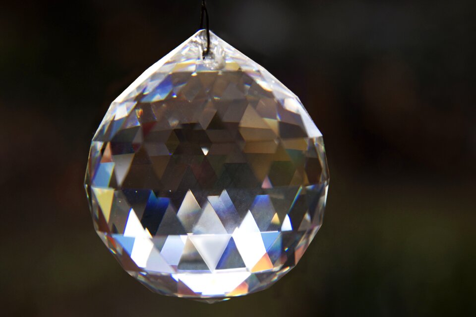 Decoration glass refraction